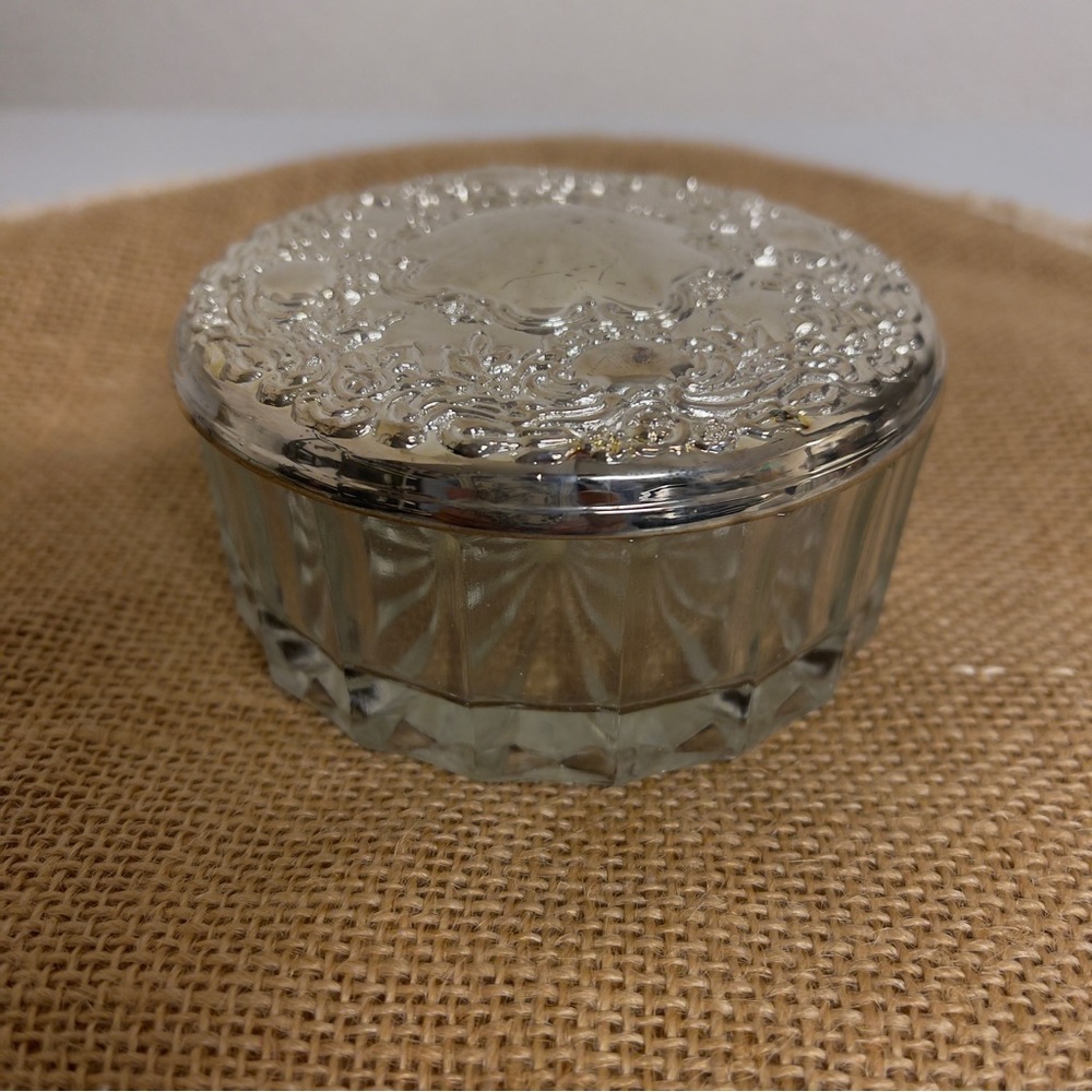 Vintage Versailles collection Crystal and silverplate jewelry box NWT